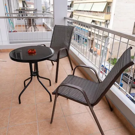 The Whole Packet C4 Center With Parking * Larissa