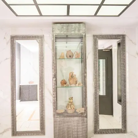 The Whole Packet C4 Center With Parking *